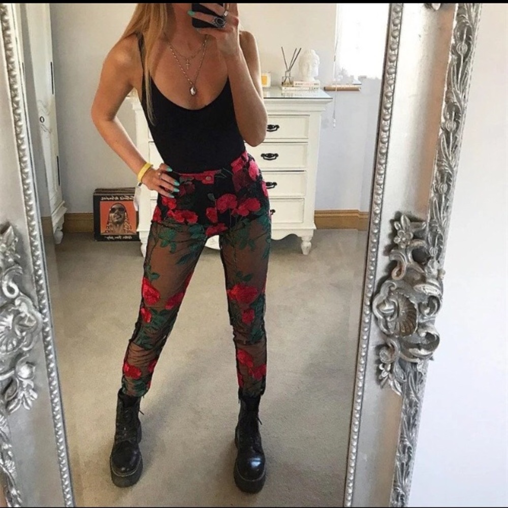 🌹Embroidered sheer Skinny flower Mesh pants🌹